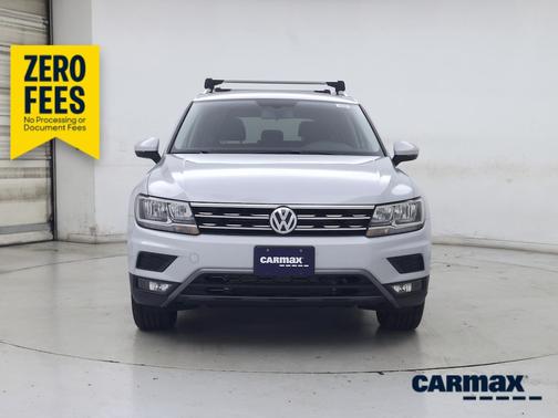 White 2018 Volkswagen Tiguan SEL