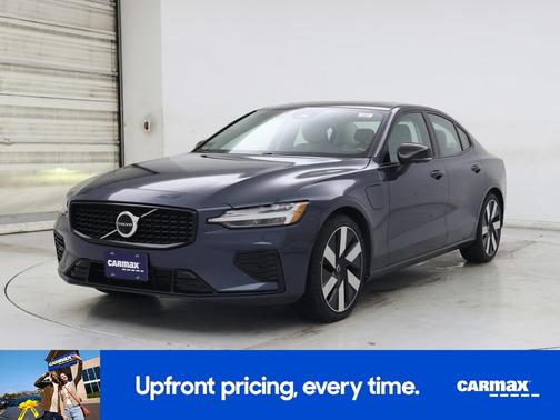 2023 Volvo S60 Recharge Plug-In Hybrid T8 Plus Dark Theme