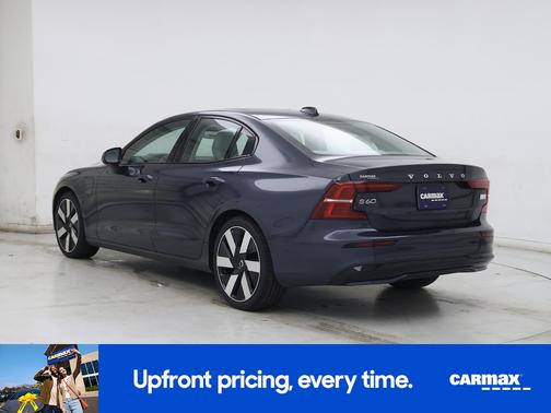 2023 Volvo S60 Recharge Plug-In Hybrid T8 Plus Dark Theme