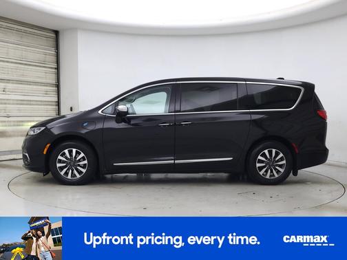 Black 2022 Chrysler Pacifica Hybrid Limited