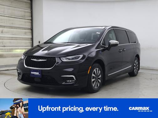 Black 2022 Chrysler Pacifica Hybrid Limited
