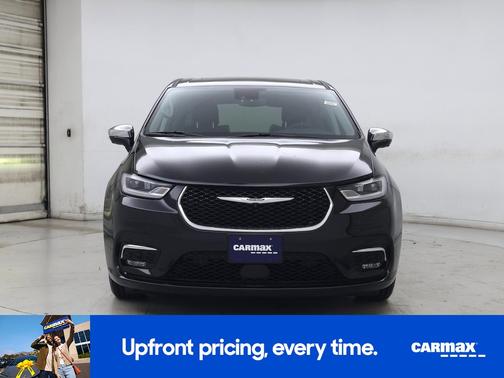 Black 2022 Chrysler Pacifica Hybrid Limited