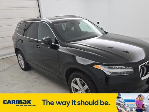2022 Volvo XC90 T5 Momentum