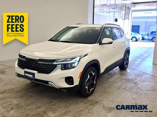 White 2024 Kia Seltos EX