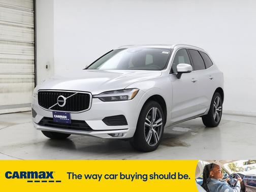 2021 Volvo XC60 T5 Momentum