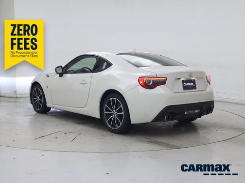 White 2017 Toyota 86
