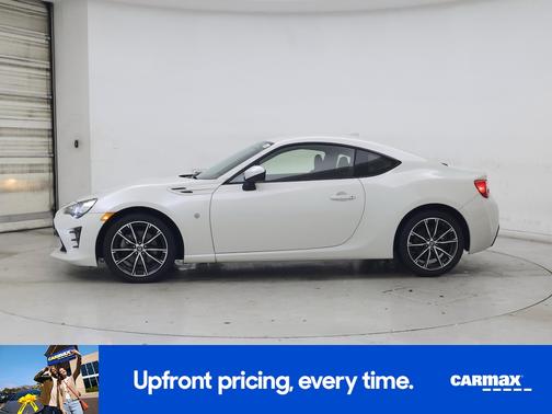 White 2017 Toyota 86