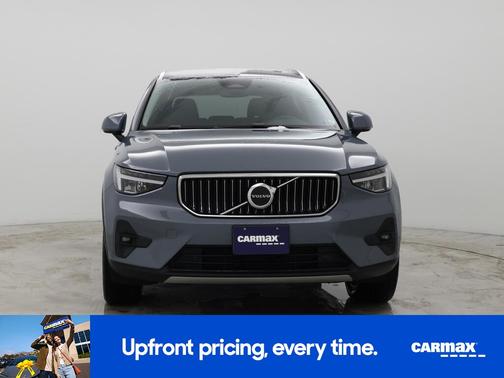 2023 Volvo XC40 B5 Plus Bright Theme