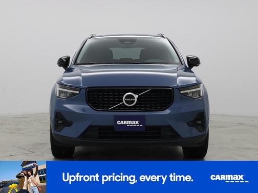 2023 Volvo XC40 B5 Plus Bright Theme