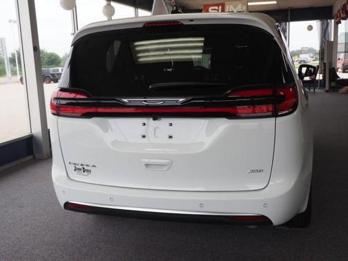 White 2027 Chrysler Pacifica SELECT