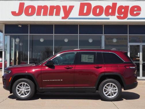 Velvet Red 2026 Jeep Grand Cherokee Laredo
