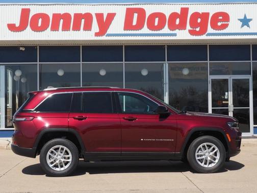 Velvet Red 2026 Jeep Grand Cherokee Laredo