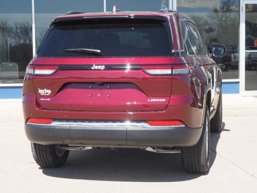Velvet Red 2026 Jeep Grand Cherokee Laredo