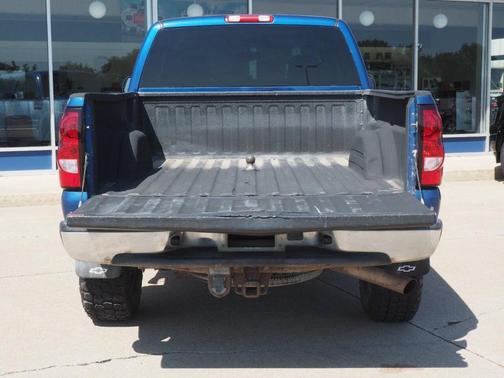 2004 Chevrolet Silverado 2500 LS H/D Extended Cab