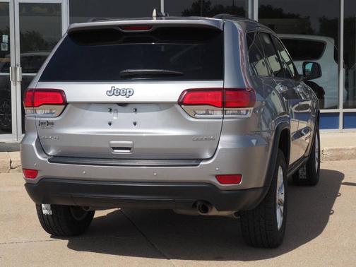 Silver 2021 Jeep Grand Cherokee Laredo