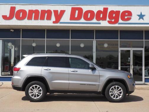 Silver 2021 Jeep Grand Cherokee Laredo
