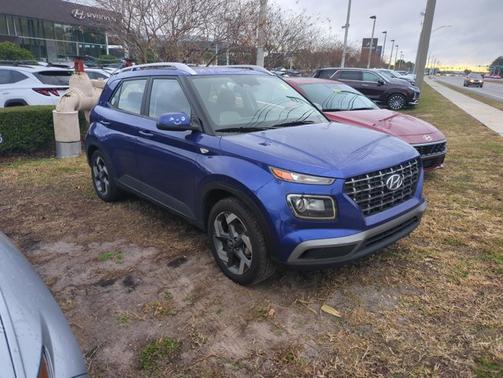 2024 Hyundai VENUE SEL