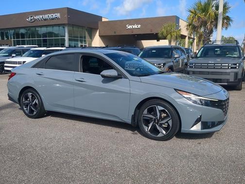 2023 Hyundai ELANTRA Limited