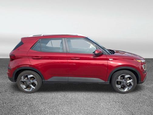 2024 Hyundai VENUE Limited