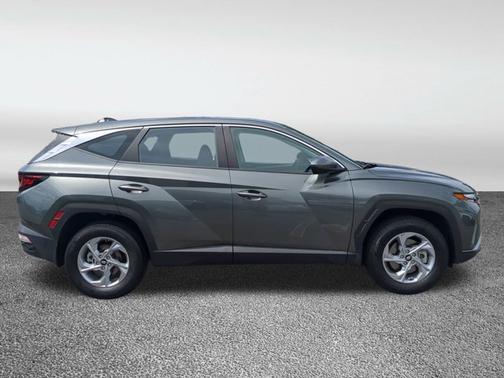 2023 Hyundai TUCSON SE