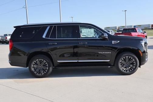 2025 GMC Yukon Elevation