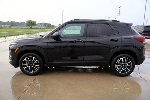 Mosaic Black Metallic 2025 Chevrolet Trailblazer LT