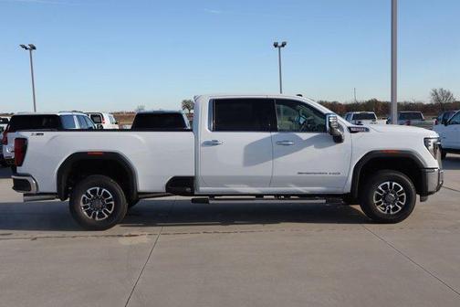 2026 GMC Sierra 3500 SLT