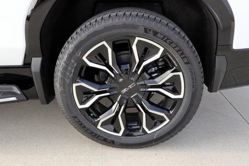 2025 GMC Sierra EV Denali