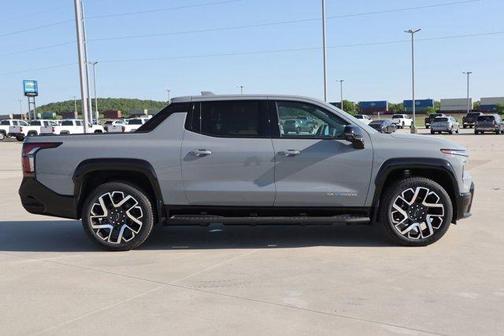 2025 Chevrolet Silverado EV RST