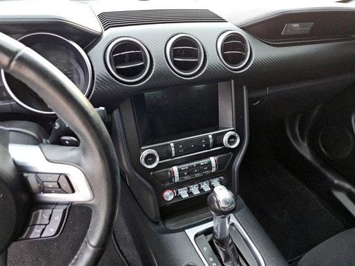 2021 Ford Mustang EcoBoost