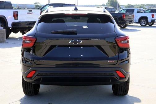 Mosaic Black Metallic 2026 Chevrolet Trax 2RS