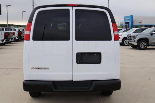 Summit White 2026 Chevrolet Express 3500 LS