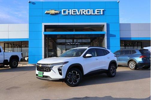 Summit White 2026 Chevrolet Trax LT