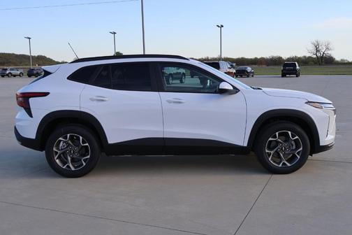 Summit White 2026 Chevrolet Trax LT