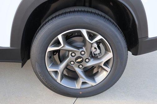 Summit White 2026 Chevrolet Trax LT
