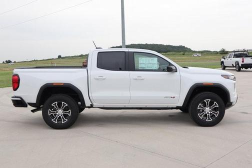 2025 GMC Canyon AT4