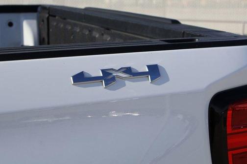 Summit White 2025 GMC Sierra 1500 SLT