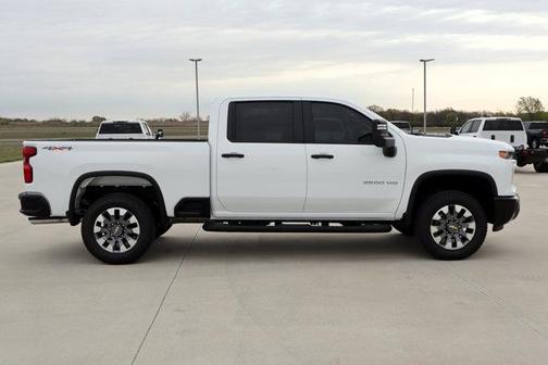 2025 Chevrolet Silverado 2500 Custom