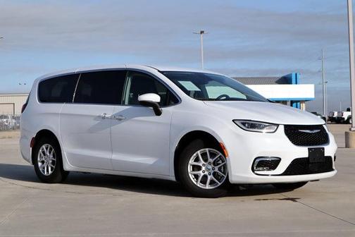 2023 Chrysler Pacifica Touring-L