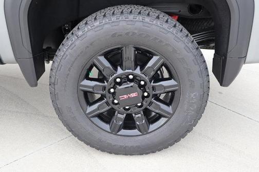 2025 GMC Sierra 2500 AT4