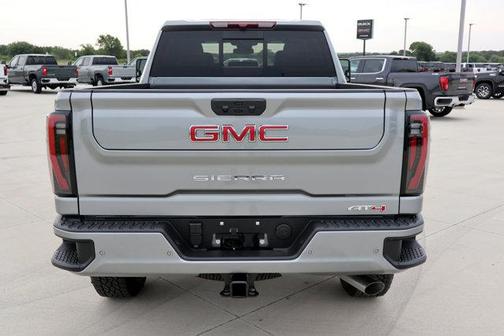 2025 GMC Sierra 2500 AT4