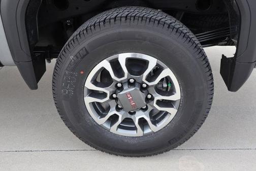 2025 GMC Sierra 2500 SLE
