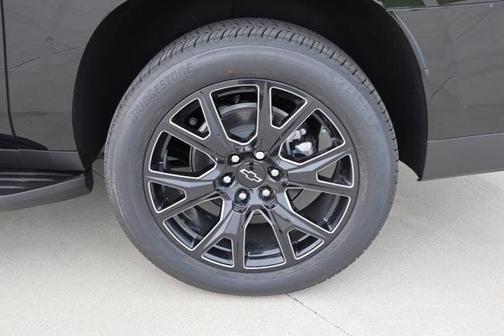 2025 Chevrolet Suburban RST