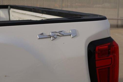 Summit White 2022 GMC Sierra 2500 Pro