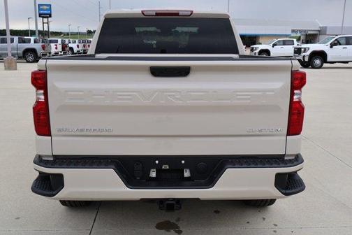 White Sand 2026 Chevrolet Silverado 1500 Custom