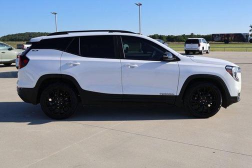 Summit White 2023 GMC Terrain SLE