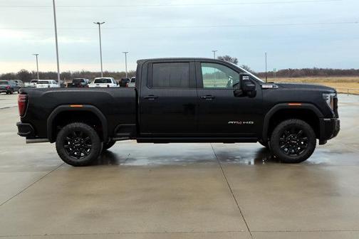 2025 GMC Sierra 2500 AT4