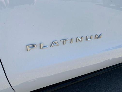 Oxford White 2025 Ford Expedition Max Platinum