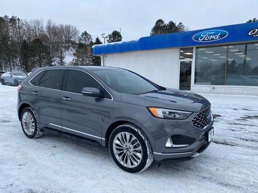 2022 Ford Edge Titanium