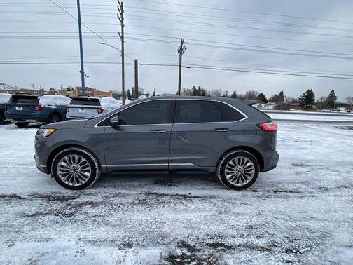 2022 Ford Edge Titanium